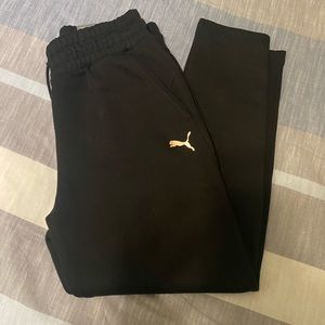 New with tags puma joggers
